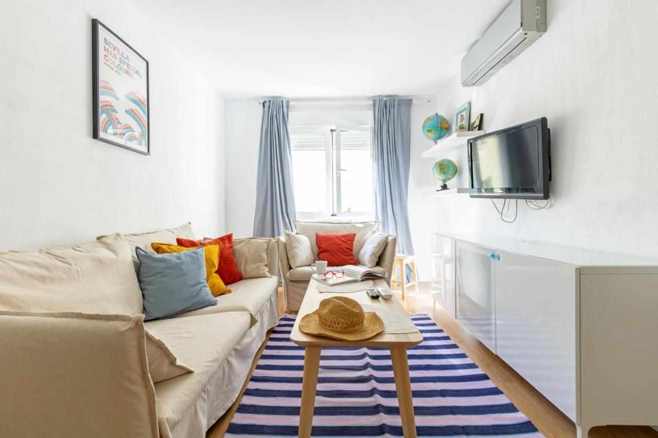 Colours Apartment And Garage Historical Center 4 Pax Sevilha Exterior foto
