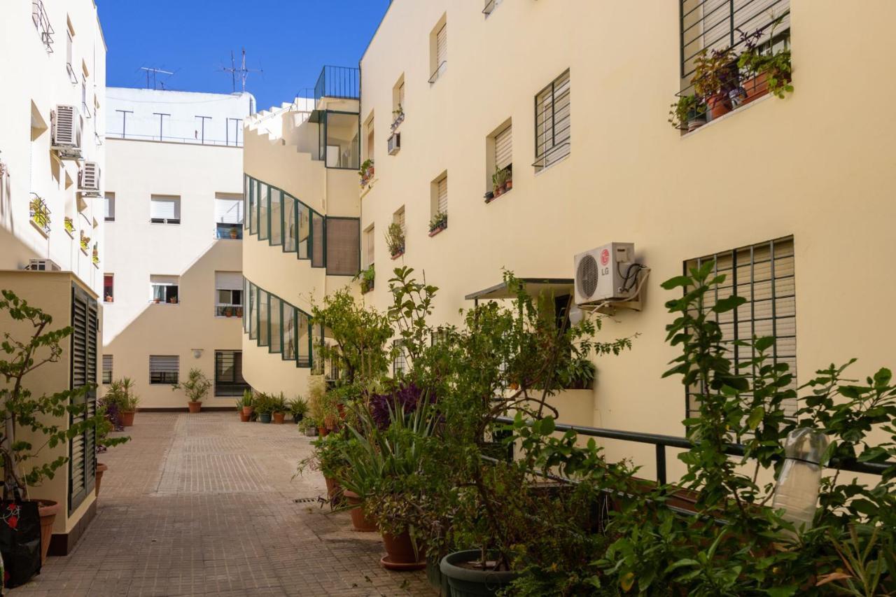 Colours Apartment And Garage Historical Center 4 Pax Sevilha Exterior foto