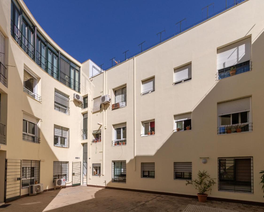 Colours Apartment And Garage Historical Center 4 Pax Sevilha Exterior foto
